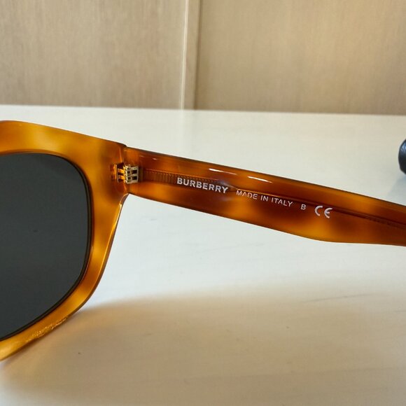 Burberry Women\'s Sunglasses main image 4
